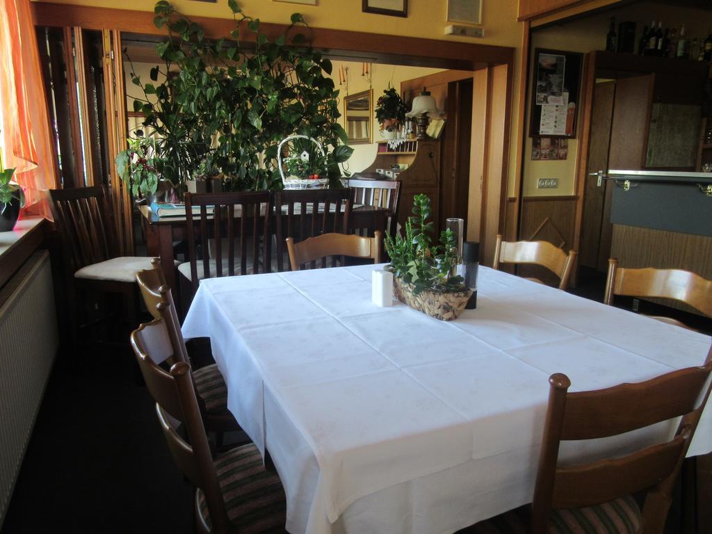 Hotel Restaurant Jonkhans Rees Luaran gambar